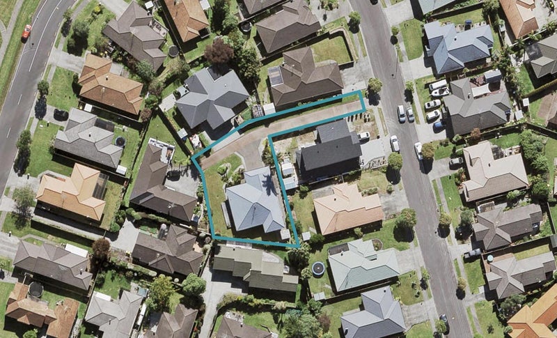 11 Arlose Place, Westgate, Auckland - Carousel 1