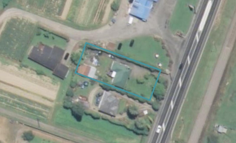 1094 State Highway 1, Manakau, Levin - Carousel 1