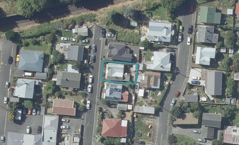 10 Catherine Street, Caversham, Dunedin - Carousel 1