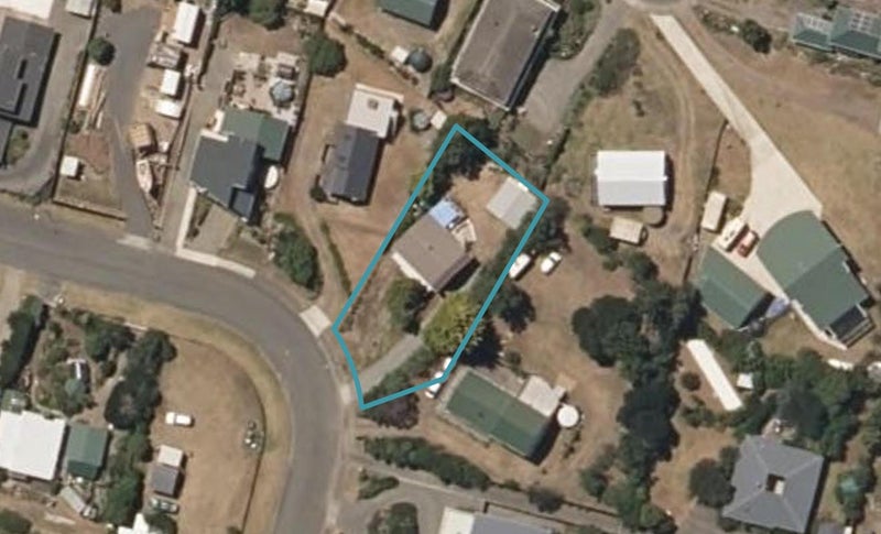 12 Arataki Grove, Waitārere Beach, Levin - Carousel 1