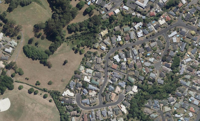 52 Sunnyhills Avenue, Glenview, Hamilton - Carousel 1