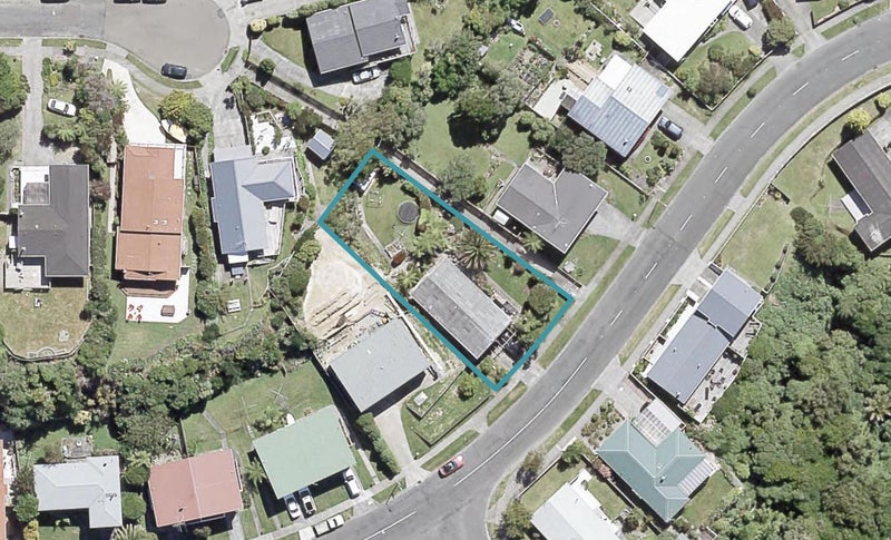 16 Acacia Avenue, Maungaraki, Lower Hutt - Carousel 1