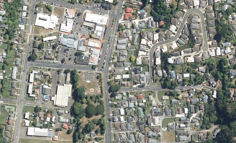 215B Stokes Valley Road, Stokes Valley, Lower Hutt - Carousel 1