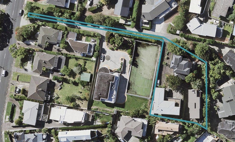 2/101 East Coast Road, Castor Bay, Auckland - Carousel 1