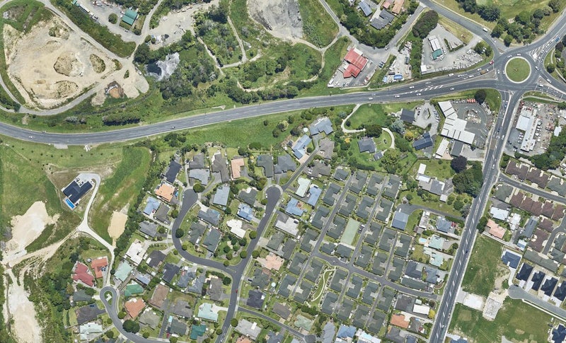 35 Elderton Avenue, Pyes Pa, Tauranga - Carousel 1