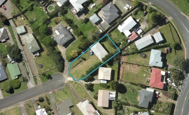 19 Lewis Street, Kamo, Whangarei - Carousel 1