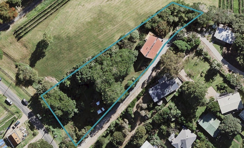 44 Korora Road, Oneroa, Waiheke Island - Carousel 1