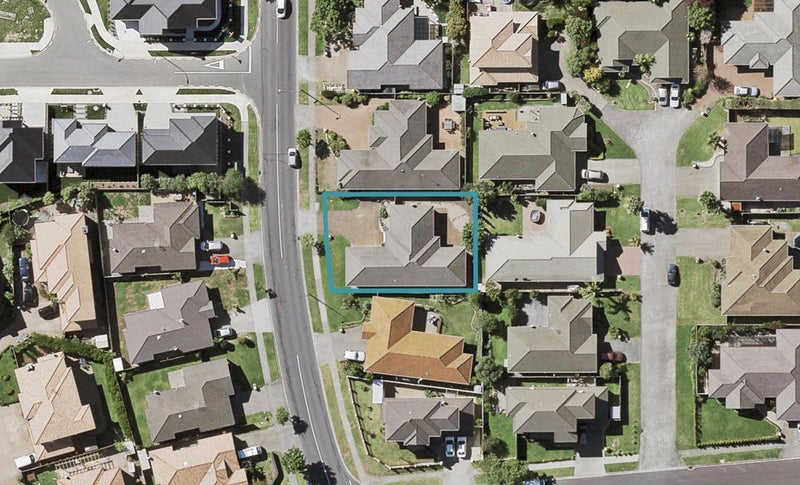 8 Middlefield Drive, East Tamaki Heights, Auckland - Carousel 1