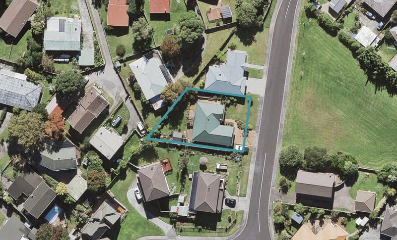 5 Heversham Place, Glendene, Auckland - Carousel 1