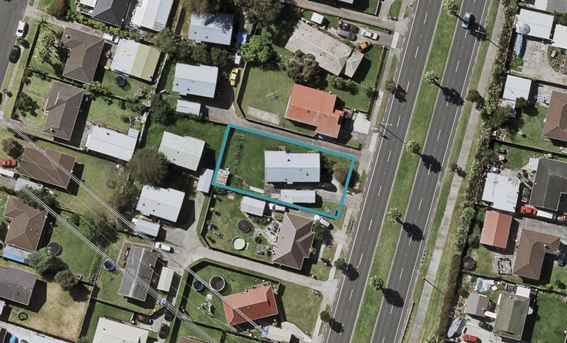 142 Te Irirangi Drive, Clover Park, Auckland - Carousel 1