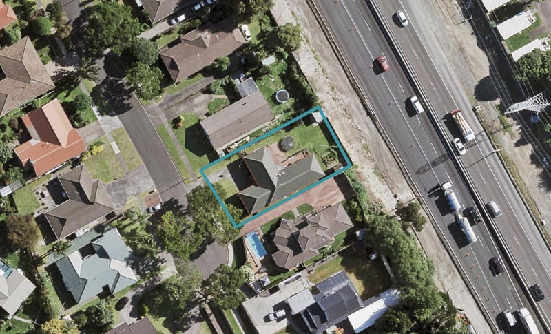 24 Gardone Terrace, Conifer Grove, Takanini - Carousel 1