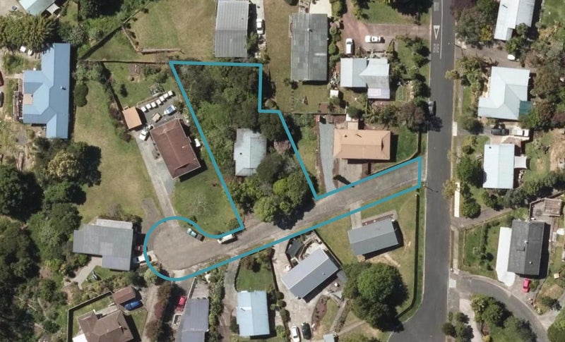 6 Tikorangi Place, Morningside, Whangarei - Carousel 1
