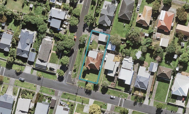 28 Cambourne Road, Sandringham, Auckland - Carousel 1