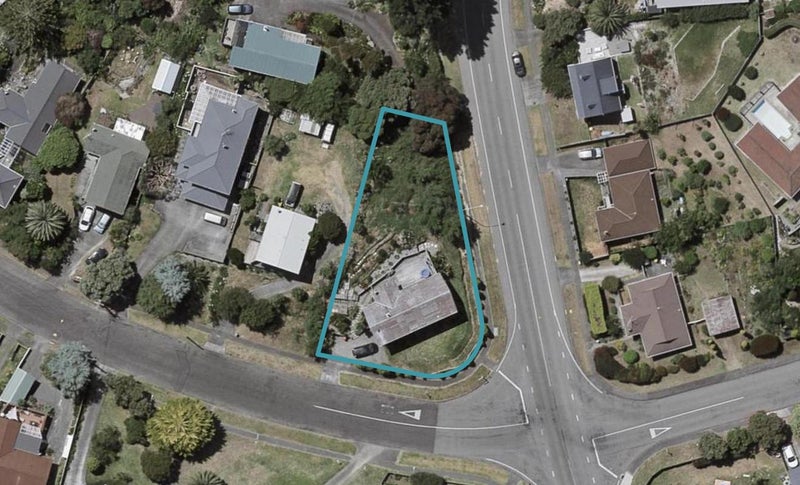 15 Kaitawa Street, Waikanae Beach, Waikanae - Carousel 1