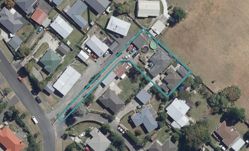 7 Pollen Crescent, Melville, Hamilton - Carousel 1