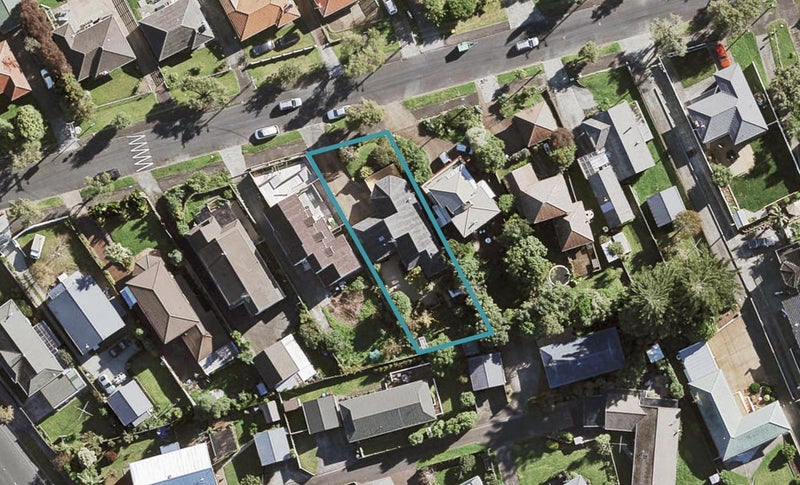 11 Batkin Road, New Windsor, Auckland - Carousel 1