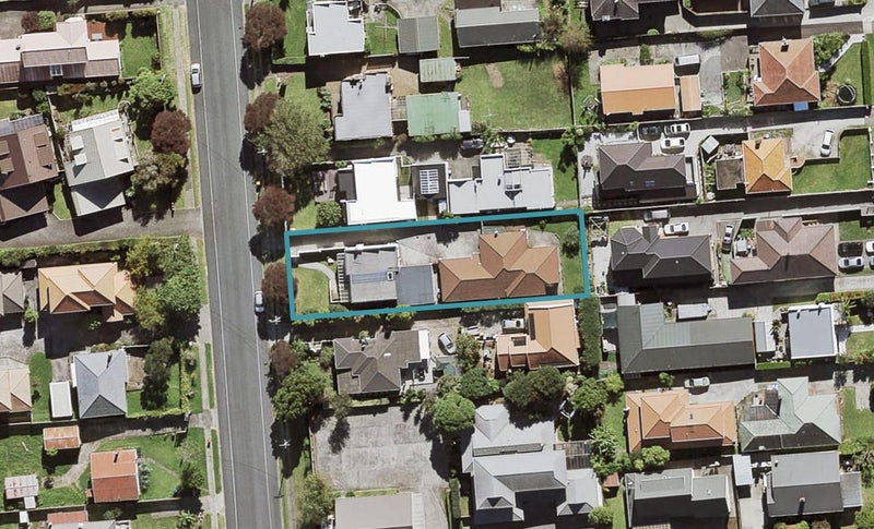 12 Staveley Avenue, Mount Roskill, Auckland - Carousel 1