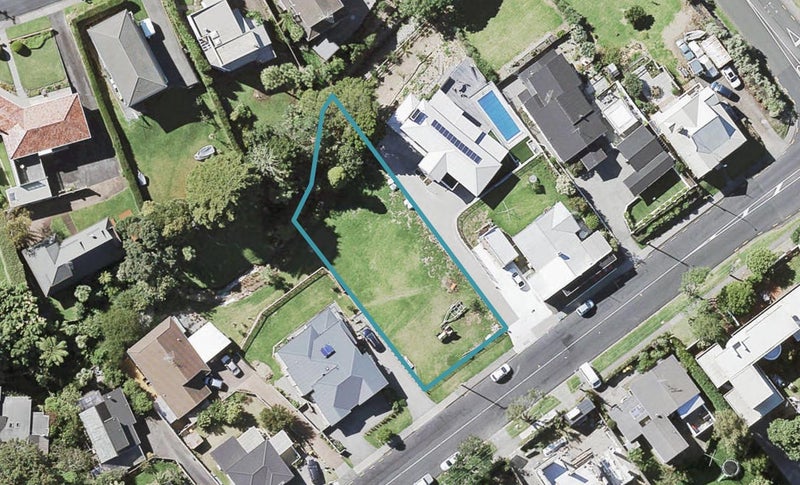 86 Selwyn Road, Cockle Bay, Auckland - Carousel 1