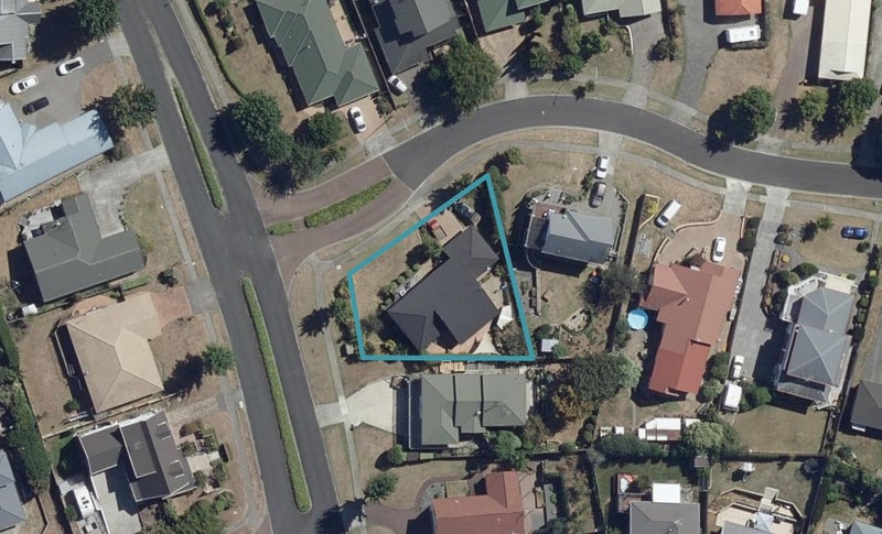 2 Prospect Place, Western Heights, Hamilton - Carousel 1
