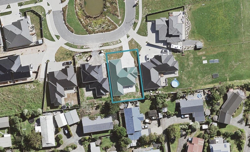 16 Kahika Grove, Huapai, Kumeu - Carousel 1