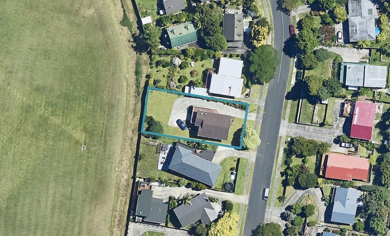 42 Carlton Street, Bellevue, Tauranga - Carousel 1