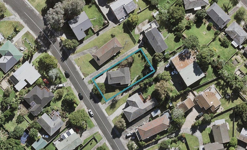 30 Halberg Street, Glenfield, Auckland - Carousel 1