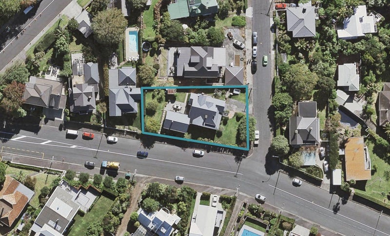 75 Hinemoa Street, Birkenhead, Auckland - Carousel 1