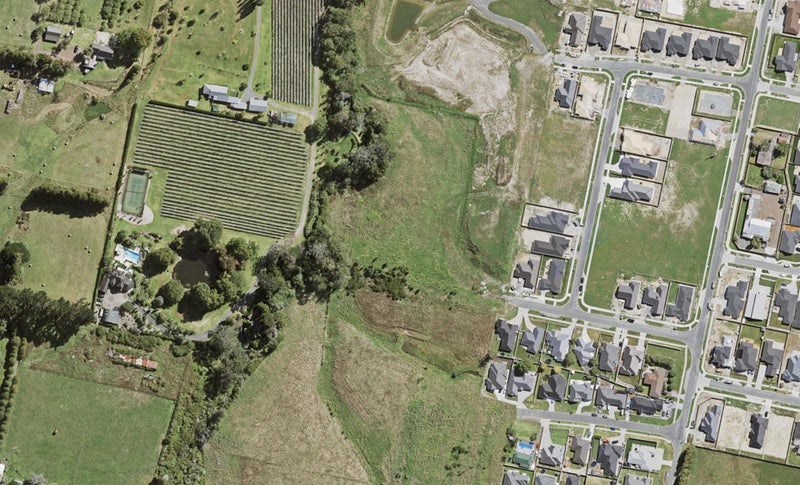 21 Mcindoe Road, Kumeu - Carousel 1