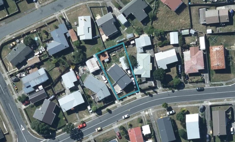 70 Conclusion Street, Ascot Park, Porirua - Carousel 1