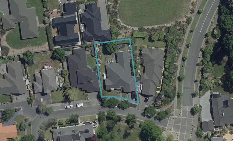 4 Parkside Crescent, Northwood, Christchurch - Carousel 1
