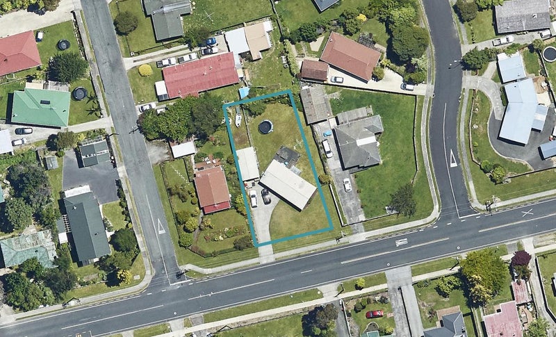 42 Kawaha Point Road, Fairy Springs, Rotorua - Carousel 1