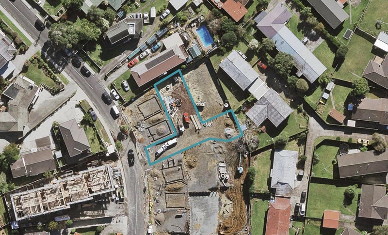 61A Potter Avenue, Northcote, Auckland - Carousel 1