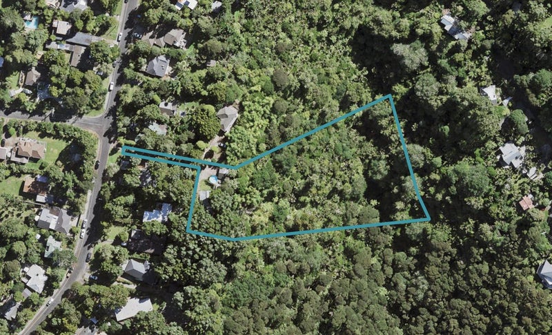 30 Hollywood Avenue, Titirangi, Auckland - Carousel 1