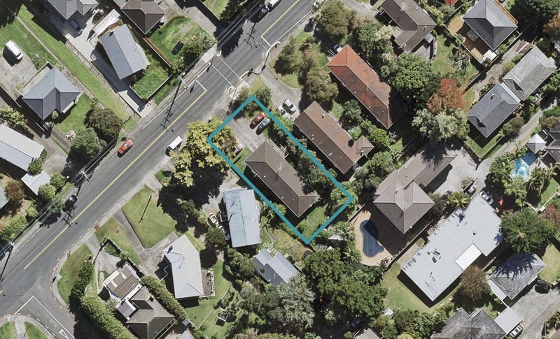 2/95 Archers Road, Hillcrest, Auckland - Carousel 1