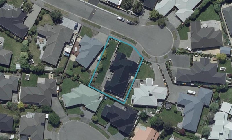 18 St Keverne Close, Burwood, Christchurch - Carousel 1