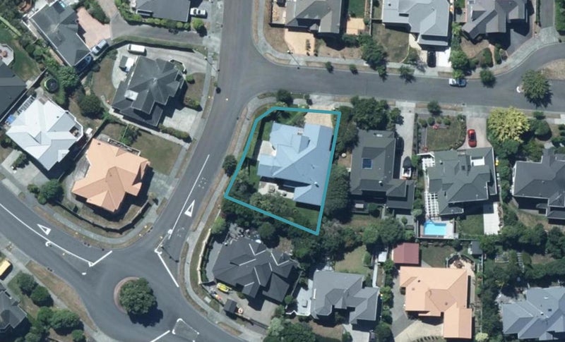 2 Voyager Way, Whitby, Porirua - Carousel 1