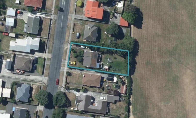 67 Te Pene Avenue, Titahi Bay, Porirua - Carousel 1