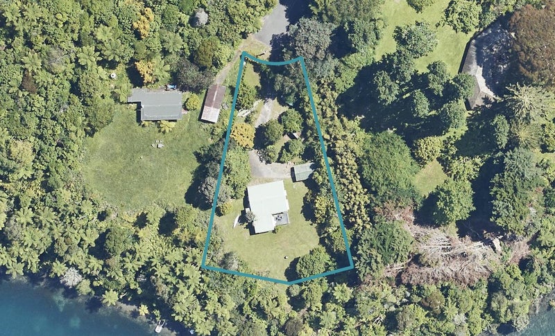 38 Te Toroa Drive, Lake Tarawera, Rotorua - Carousel 1