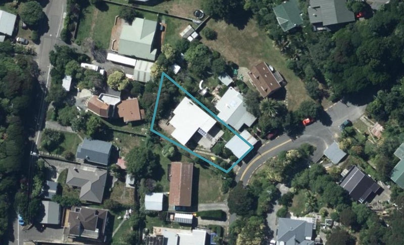 65 Cluny Road, Plimmerton, Porirua - Carousel 1