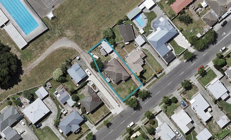 1006 Willowpark Road North, Mayfair, Hastings - Carousel 1