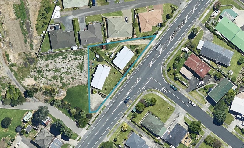 31 Cambridge Road, Judea, Tauranga - Carousel 1