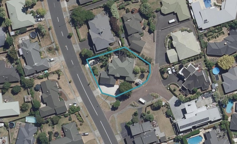1 Highgate, Rototuna, Hamilton - Carousel 1