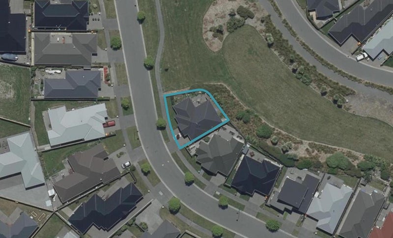 18 Carradale Avenue, Broomfield, Christchurch - Carousel 1
