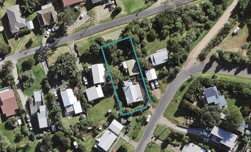 14A Ocean Road, Surfdale, Waiheke Island - Carousel 1