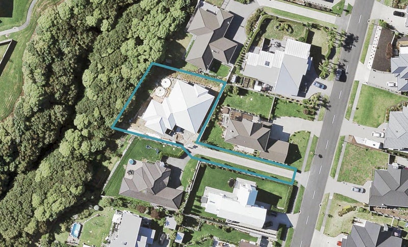 34 Liberty Crescent, Beachlands, Auckland - Carousel 1