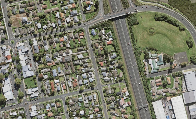32 Crawford Avenue, Mangere Bridge, Auckland - Carousel 1