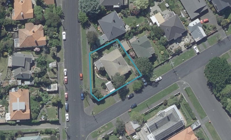 38 Sandringham Street, Saint Clair, Dunedin - Carousel 1