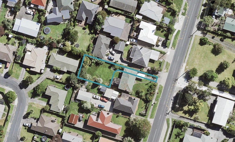 322 Glengarry Road, Glen Eden, Auckland - Carousel 1