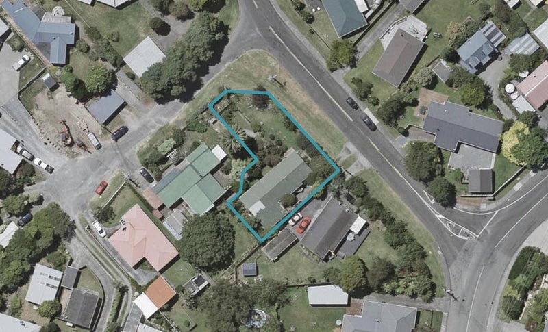 5 Hillcrest Road, RAUMATI SOUTH, PARAPARAUMU - Carousel 1