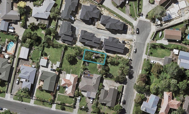 8/14 Ayr Road, Pakuranga, Auckland - Carousel 1